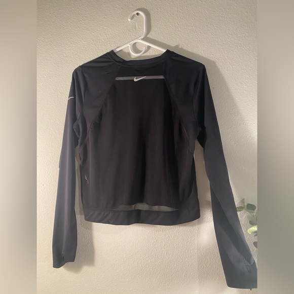 Nike crop top - Picture 2 of 2